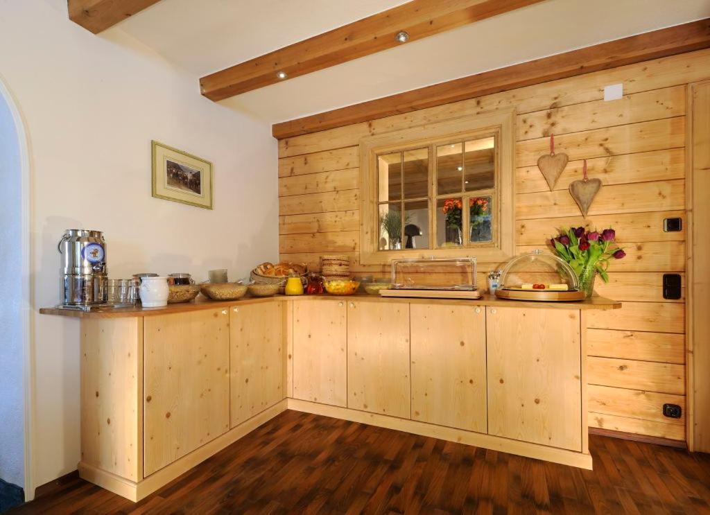 Haus Kueng Bed and Breakfast Zürs Eksteriør billede