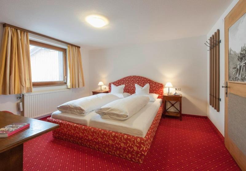 Haus Kueng Bed and Breakfast Zürs Eksteriør billede