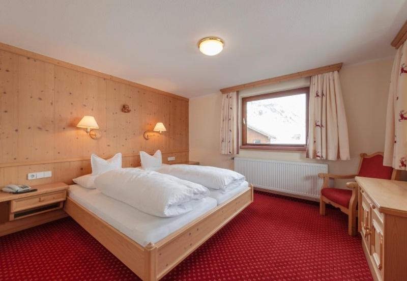 Haus Kueng Bed and Breakfast Zürs Eksteriør billede